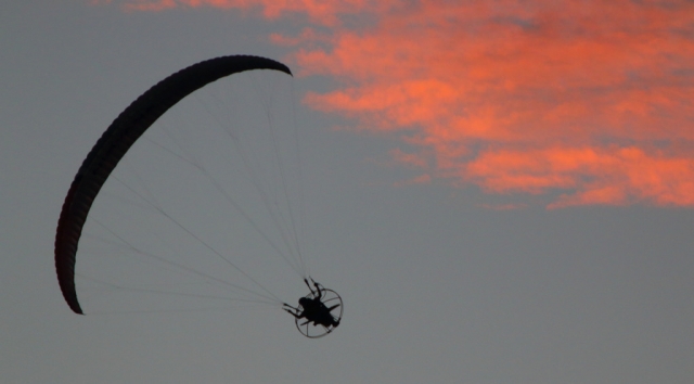  Paramotor al atardecer 